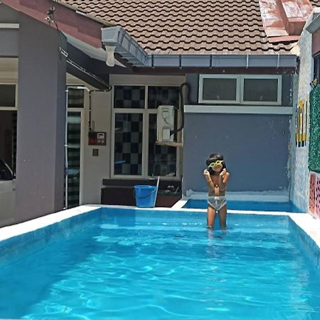 Jeli Homestay Ayer Puteh Jeli Kelantan Private Swimming Pool Kampong Jeli Kerawat Exteriör bild